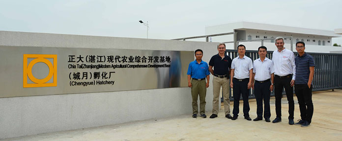 Jimmy Zhang, Sales Manager of Jamesway China; Christopher Omiecinski, JW President; Lai Ping Sheng, General Manager of CP Zhanjiang; Qin Han Chun, Production Manager of CP Zhanjiang; Ignacio Navarro, Sales Manager of Jamesway Asia Pacific; Pang Jian Wen, Project Manager of CP Zhanjiang.