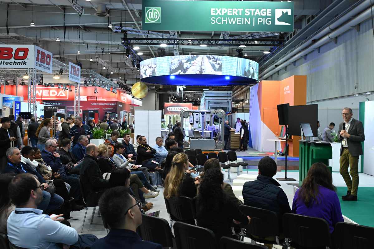 Reducing emissions in pig and poultry production