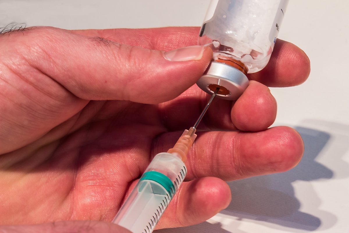Development of U.S.-strain live and inactivated vaccines for control of avian metapneumovirus subtype B in poultry