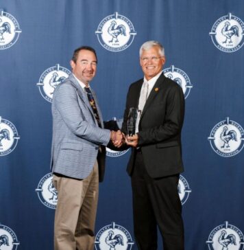 Dr. Bob Buresh receives PSA Distinguished Poultry Industry Career Award, sponsored by USPOULTRY