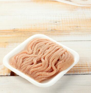 eBeam treatment of ground poultry meat: different effects in chicken and turkey